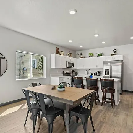 Brand New 3Bd 2 5Bth Triplex Unit Near Downtown Apartment Spokane Exterior photo