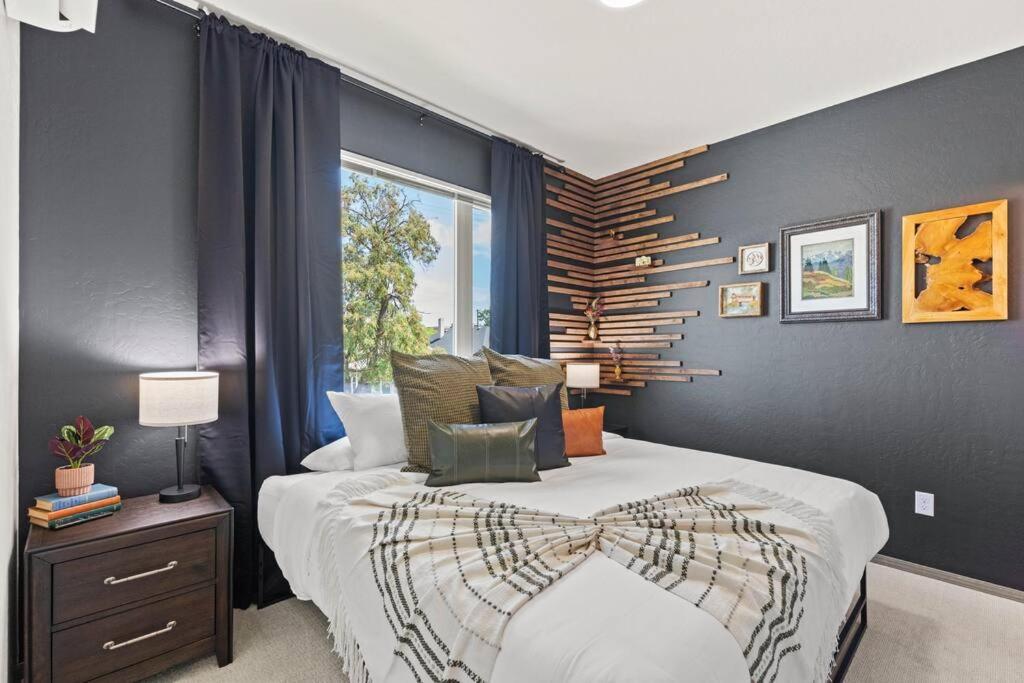 Brand New 3bd 2 5bth Triplex Unit Near Downtown