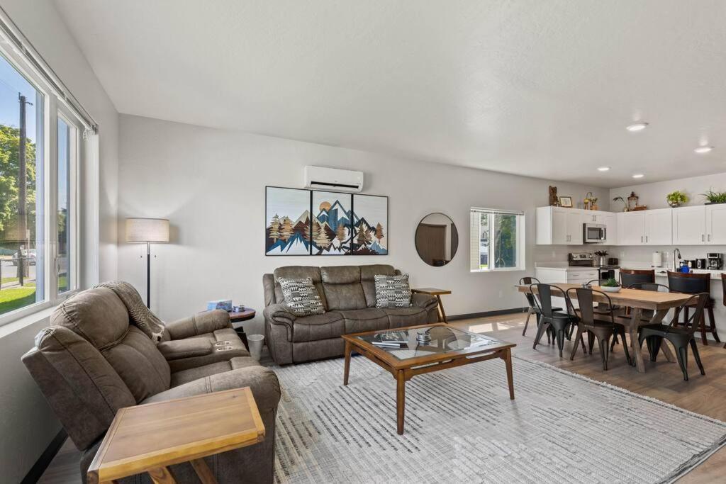 Apartment Brand New 3bd 2 5bth Triplex Unit Near Downtown *