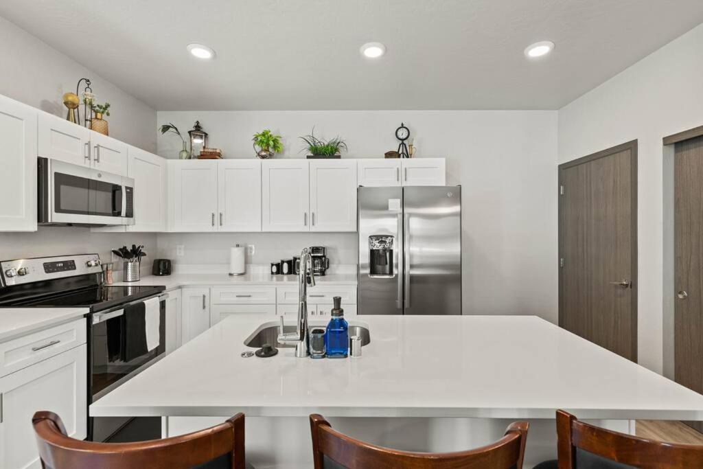 Brand New 3bd 2 5bth Triplex Unit Near Downtown Spokane