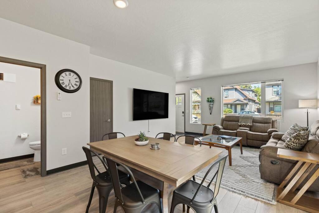 Apartment Brand New 3bd 2 5bth Triplex Unit Near Downtown *