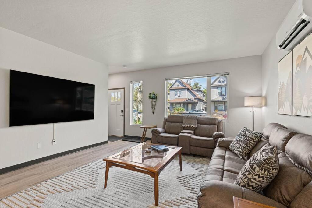 Apartment Brand New 3bd 2 5bth Triplex Unit Near Downtown Spokane