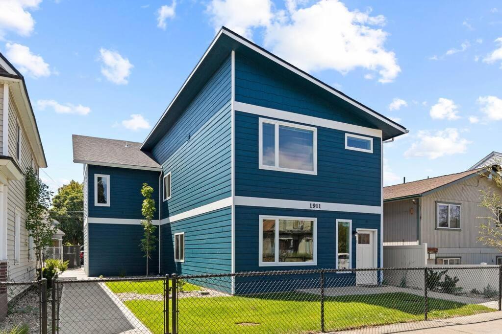 Apartment Brand New 3bd 2 5bth Triplex Unit Near Downtown Spokane